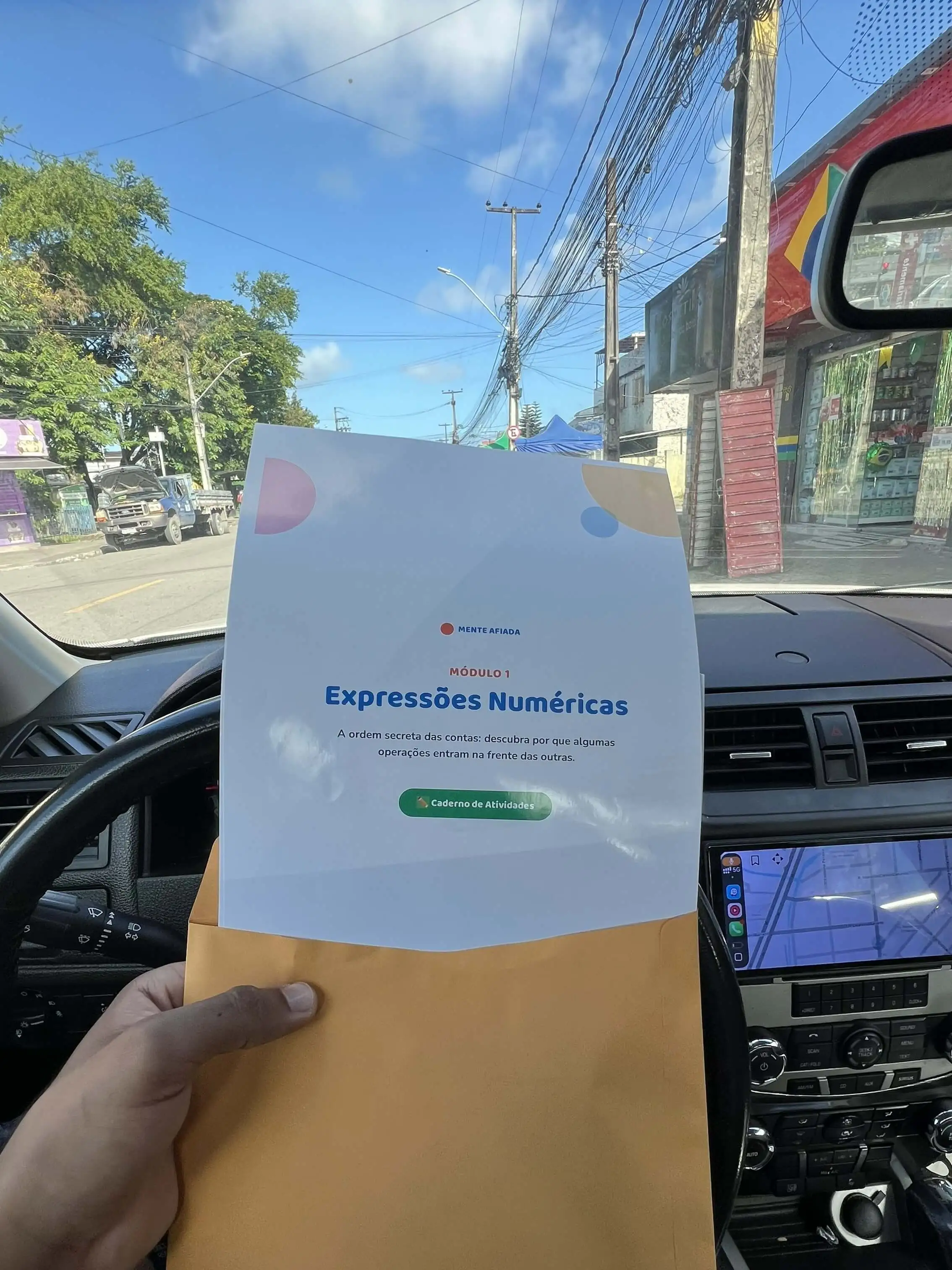 Cliente com o Módulo 1 impresso, recém-saído da gráfica